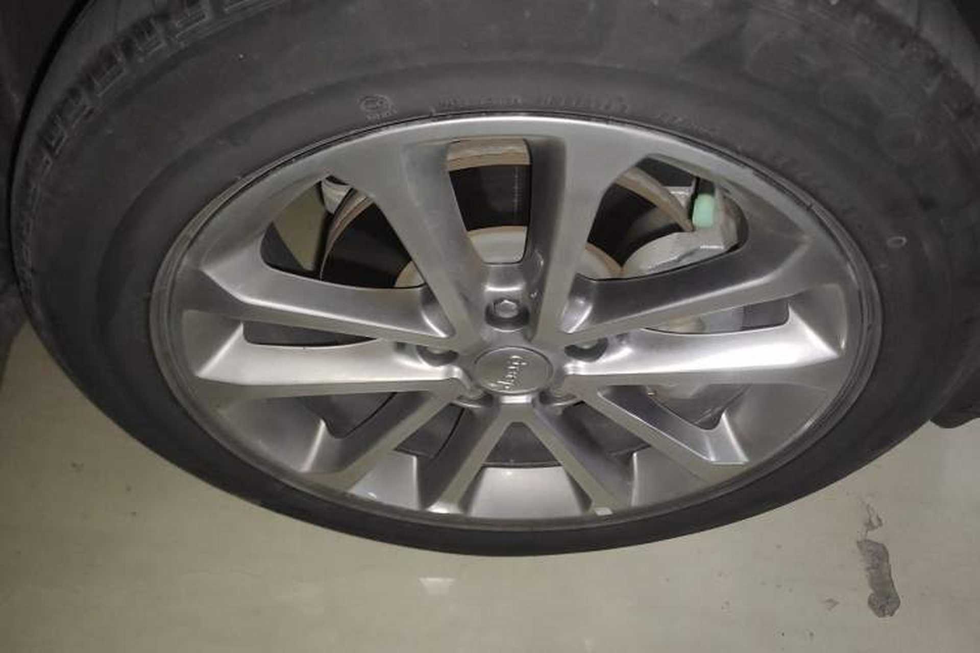 Used Jeep Grand Commander 2018 2.0T Four-Wheel Drive Prestige Edition China V Right Front Wheel Hub
