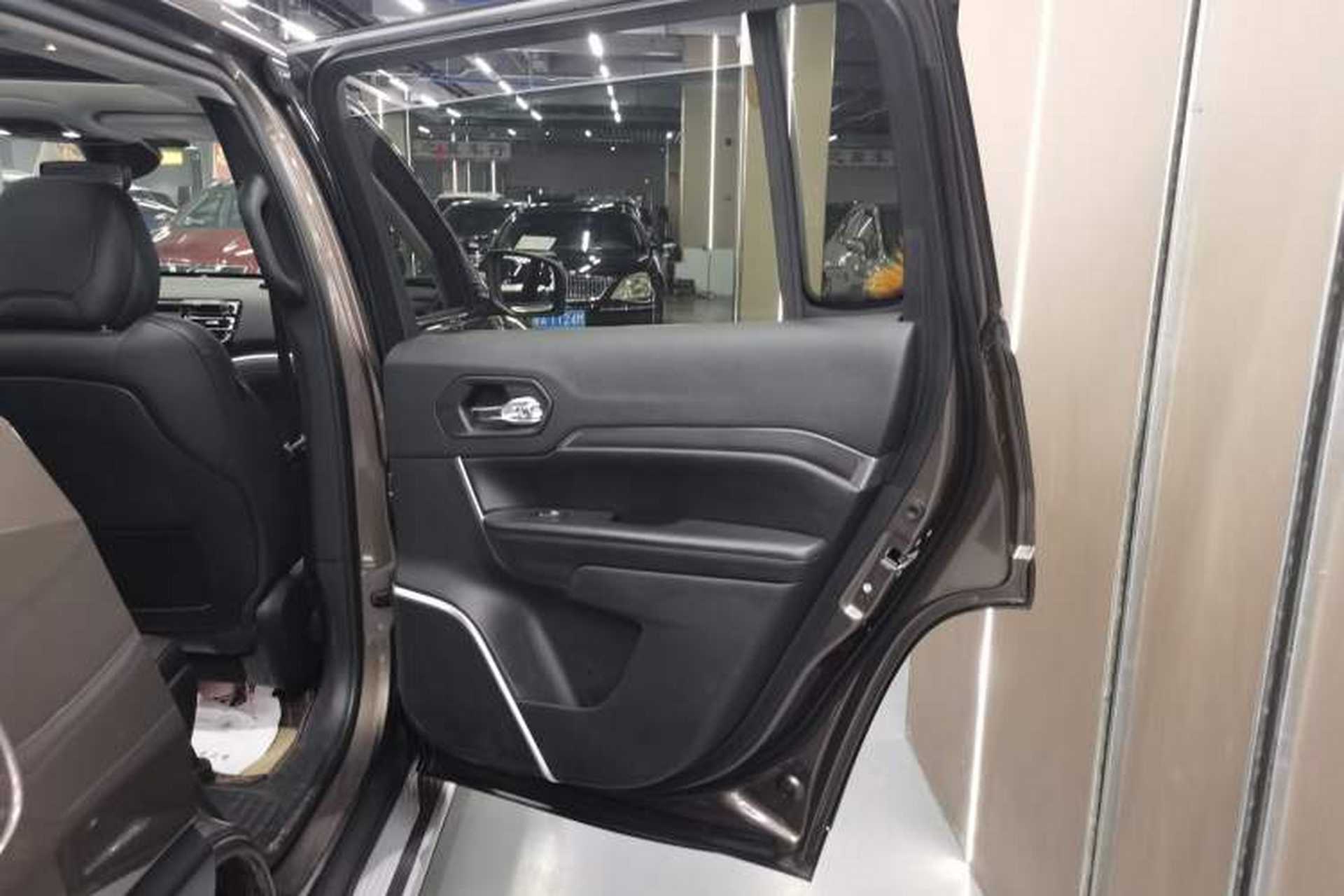 Used Jeep Grand Commander 2018 2.0T Four-Wheel Drive Prestige Edition China V Right Rear Door Interior