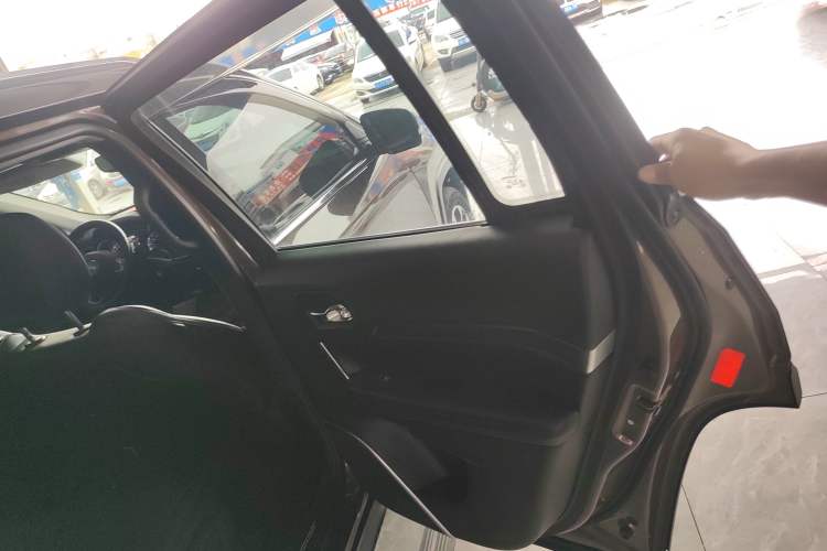 Used Jeep Grand Commander 2018 2.0T Four-Wheel Drive Enjoyment Version China V Right Rear Door Interior