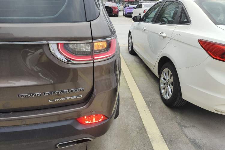 Used Jeep Grand Commander 2018 2.0T Four-Wheel Drive Prestige Edition China V Right Rear Taillight