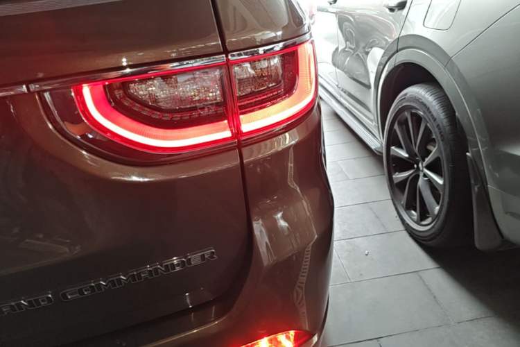 Used Jeep Grand Commander 2018 2.0T Four-Wheel Drive Smart Enjoyment Version China VI Right Rear Taillight