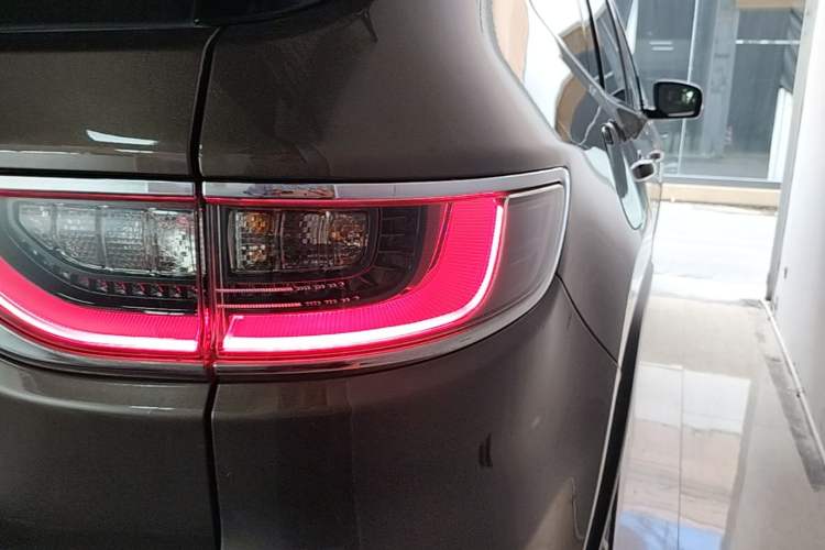 Used Jeep Grand Commander 2018 2.0T Four-Wheel Drive Premium Navigation Version China V Right Rear Taillight