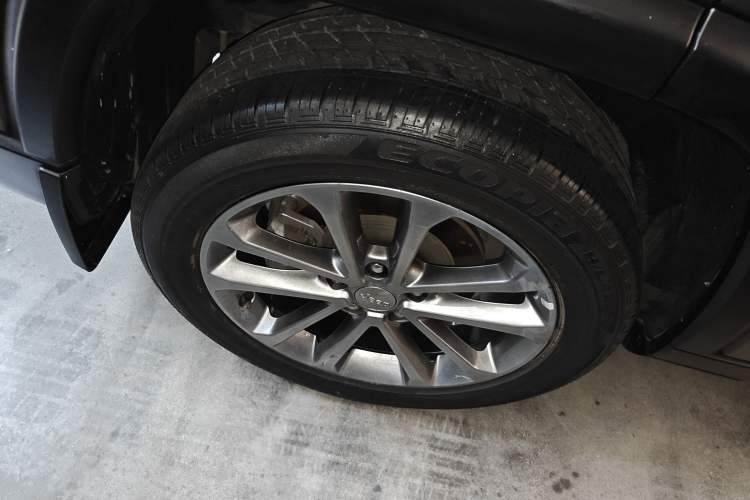 Used Jeep Grand Commander 2018 2.0T Four-Wheel Drive Premium Navigation Version China V Right Rear Wheel Hub