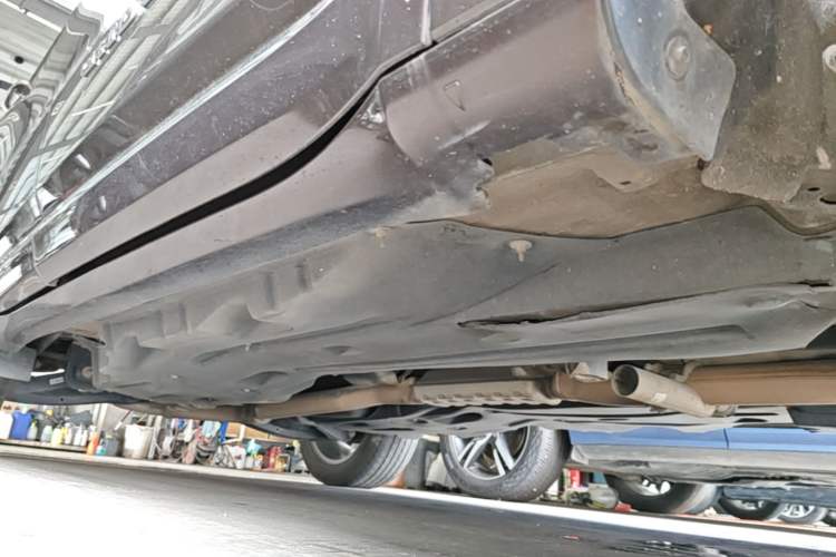 Used Jeep Grand Commander 2018 2.0T Four-Wheel Drive Smart Enjoyment Version China VI Right Side Sill