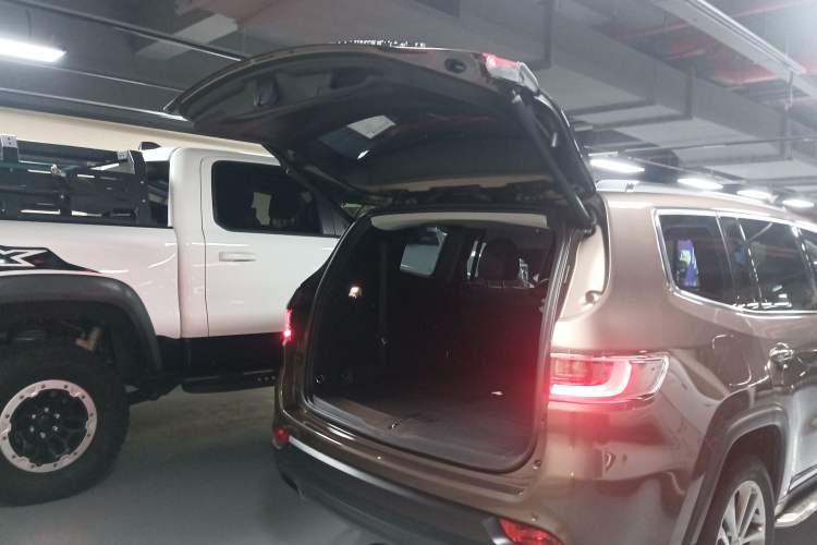 Used Jeep Grand Commander 2018 2.0T Four-Wheel Drive Premium Navigation Version China V Trunk