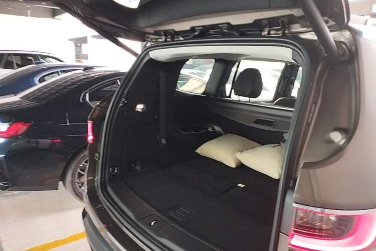 Used Jeep Grand Commander 2018 2.0T Four-Wheel Drive Premium Navigation Version China V Trunk