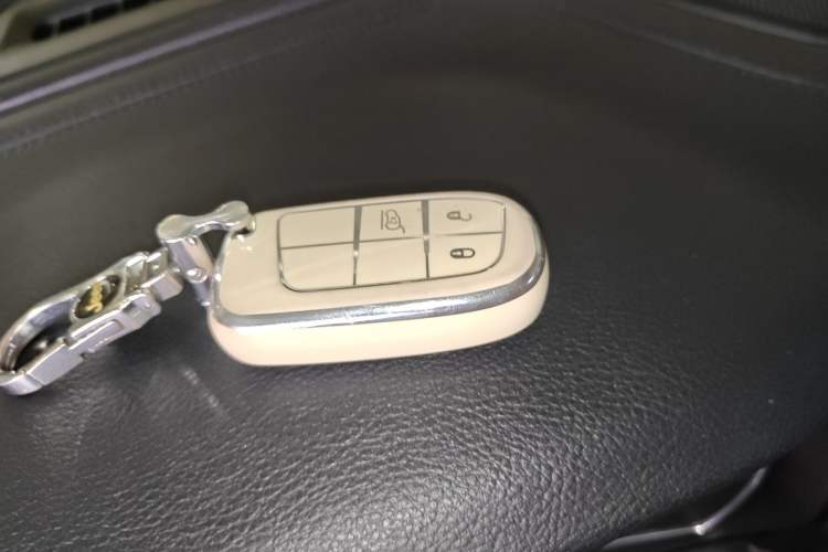 Used Jeep Grand Commander 2018 2.0T Four-Wheel Drive Premium Navigation Version China V Vehicle Key