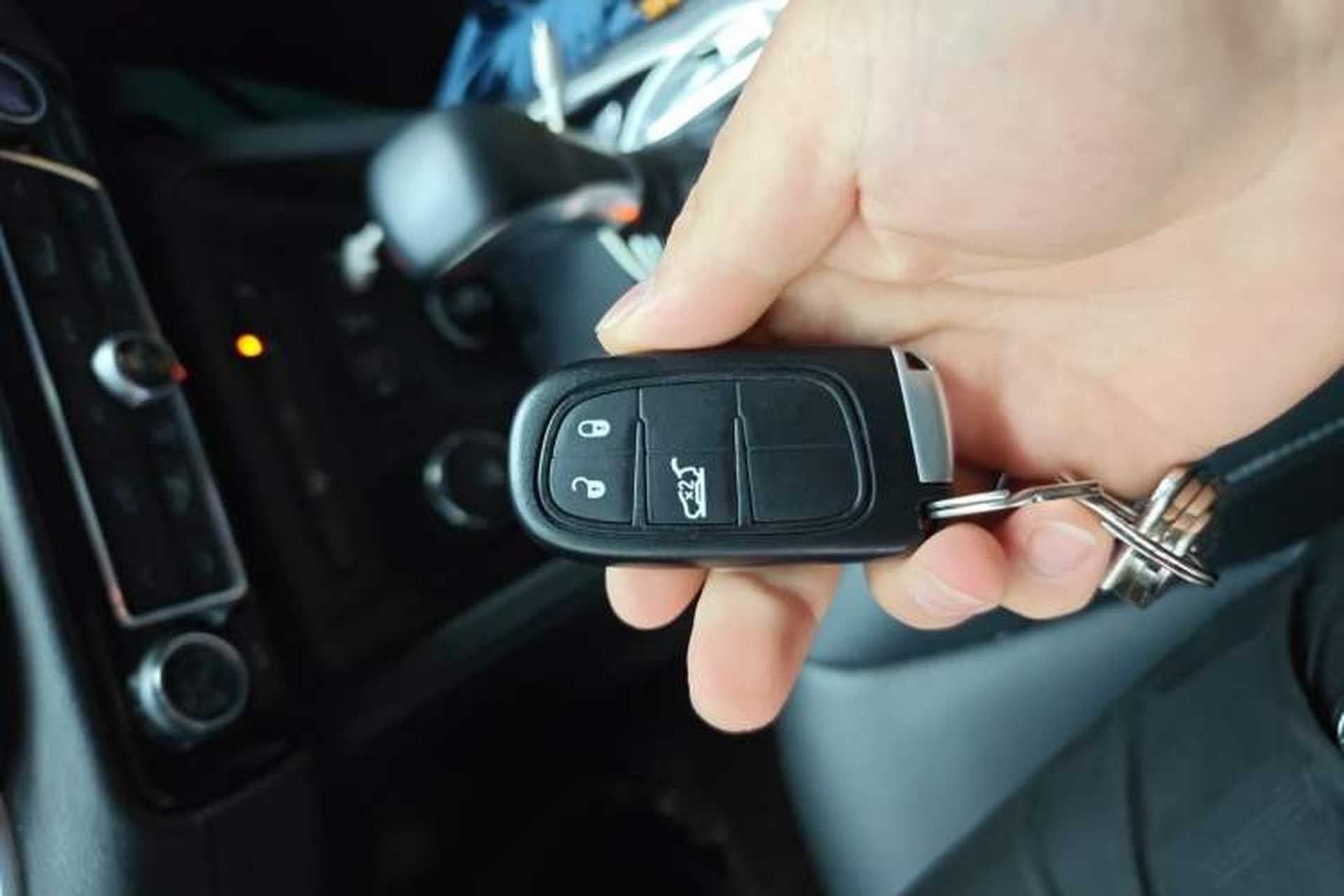 Used Jeep Grand Commander 2018 2.0T Four-Wheel Drive Prestige Edition China V Vehicle Key