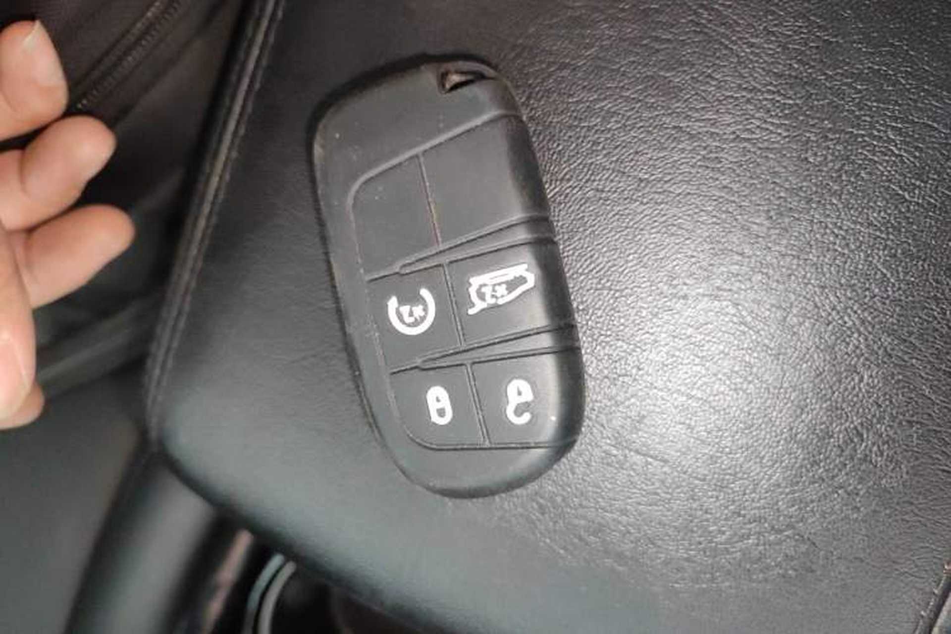 Used Jeep Grand Commander 2018 2.0T Four-Wheel Drive Enjoyment Version China V Vehicle Key