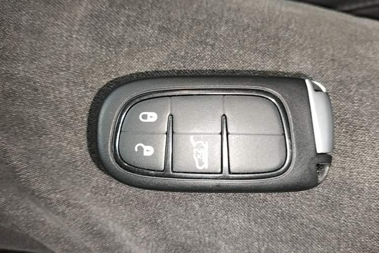 Used Jeep Grand Commander 2018 2.0T Four-Wheel Drive Premium Navigation Version China V Vehicle Key
