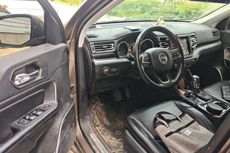 Used Jeep Grand Commander 2018 2.0T Four-Wheel Drive Enjoyment Edition China VI Driver Seat