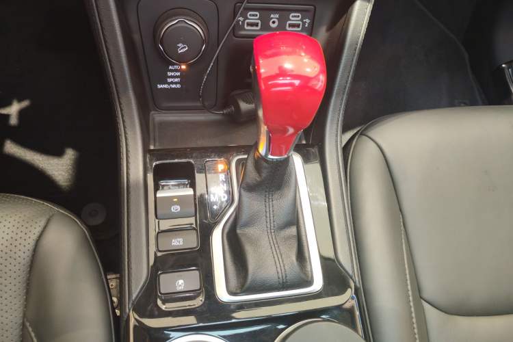 Used Jeep Grand Commander 2018 2.0T Four-wheel Drive Premium Edition China VI Gear Lever