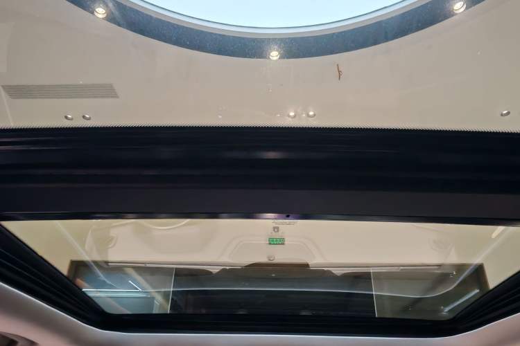 Used Jeep Grand Commander 2018 2.0T Four-wheel Drive Premium Edition China VI Headliner
