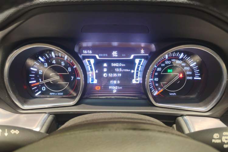 Used Jeep Grand Commander 2018 2.0T Four-wheel Drive Premium Edition China VI Odometer Close Up