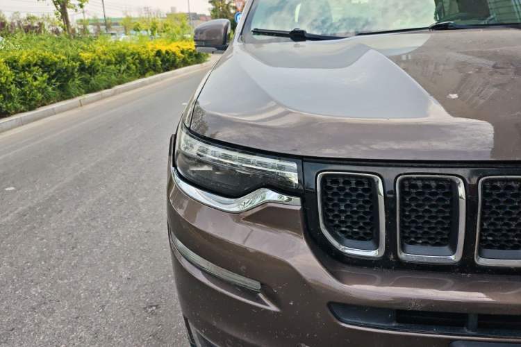 Used Jeep Grand Commander 2018 2.0T Four-Wheel Drive Enjoyment Edition China VI Right Front Headlight