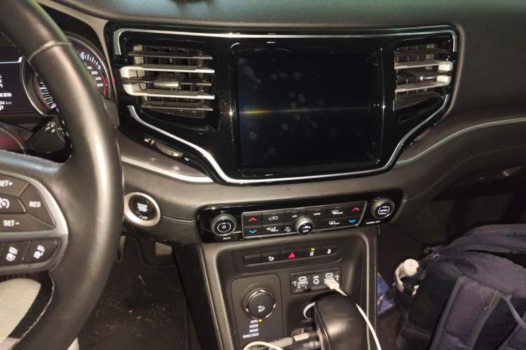 Used Jeep Grand Commander 2018 2.0T Four-wheel Drive Premium Edition China VI Audio And AC Panel