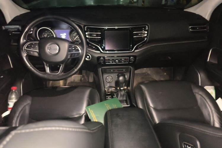 Used Jeep Grand Commander 2018 2.0T Four-Wheel Drive Premium Navigation Version China V Center Console