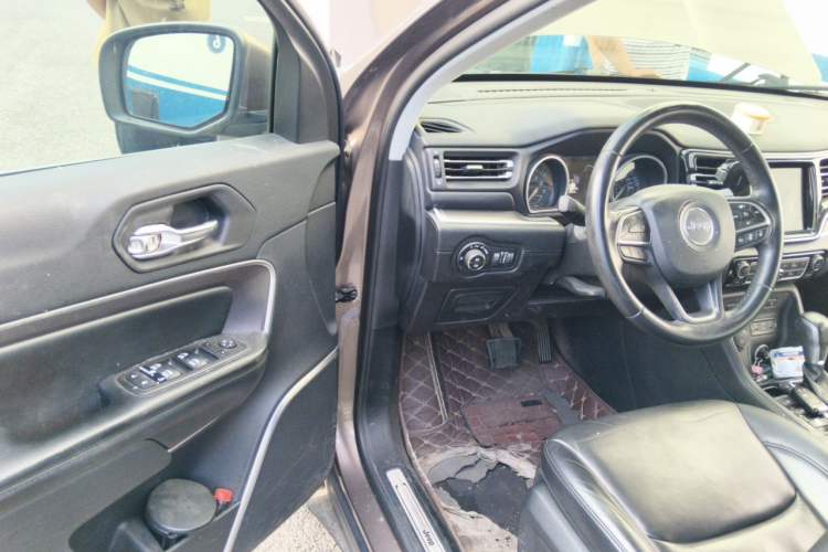 Used Jeep Grand Commander 2018 2.0T Four-Wheel Drive Premium Navigation Edition China VI Driver Seat
