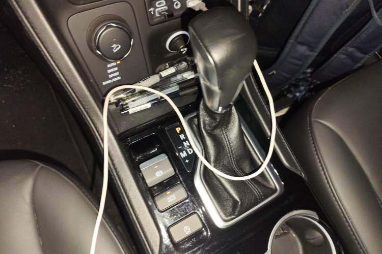 Used Jeep Grand Commander 2018 2.0T Four-wheel Drive Premium Edition China VI Gear Lever