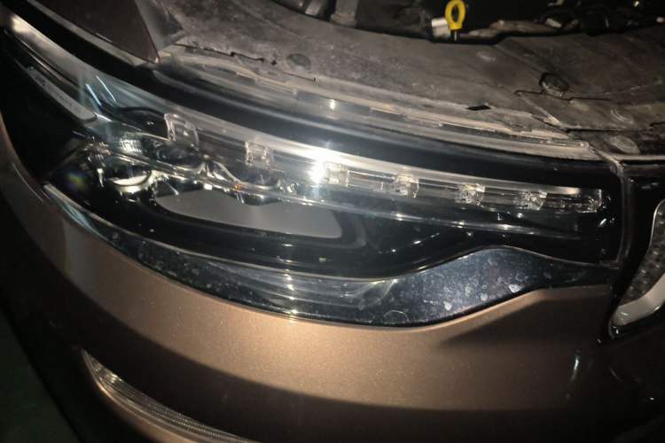 Used Jeep Grand Commander 2018 2.0T Four-Wheel Drive Premium Navigation Version China V Right Front Headlight