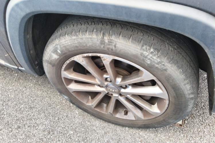 Used Jeep Grand Commander 2018 2.0T Four-Wheel Drive Premium Navigation Edition China VI Right Front Wheel Hub