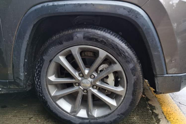 Used Jeep Grand Commander 2018 2.0T Four-Wheel Drive Prestige Edition China V Right Front Wheel Hub
