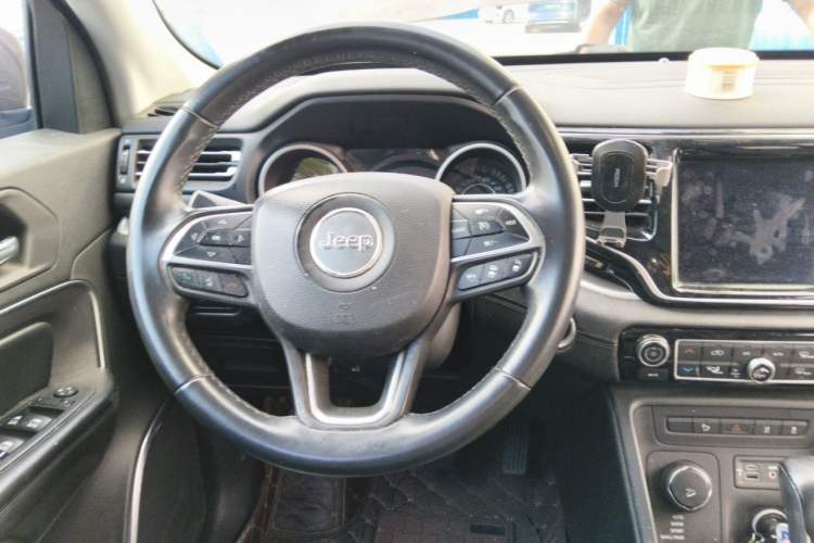 Used Jeep Grand Commander 2018 2.0T Four-Wheel Drive Premium Navigation Edition China VI Steering Wheel