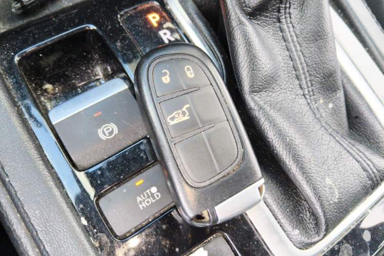 Used Jeep Grand Commander 2018 2.0T Four-Wheel Drive Premium Navigation Edition China VI Vehicle Key