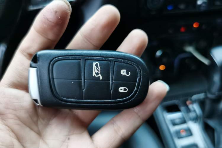 Used Jeep Grand Commander 2018 2.0T Four-Wheel Drive Prestige Edition China V Vehicle Key