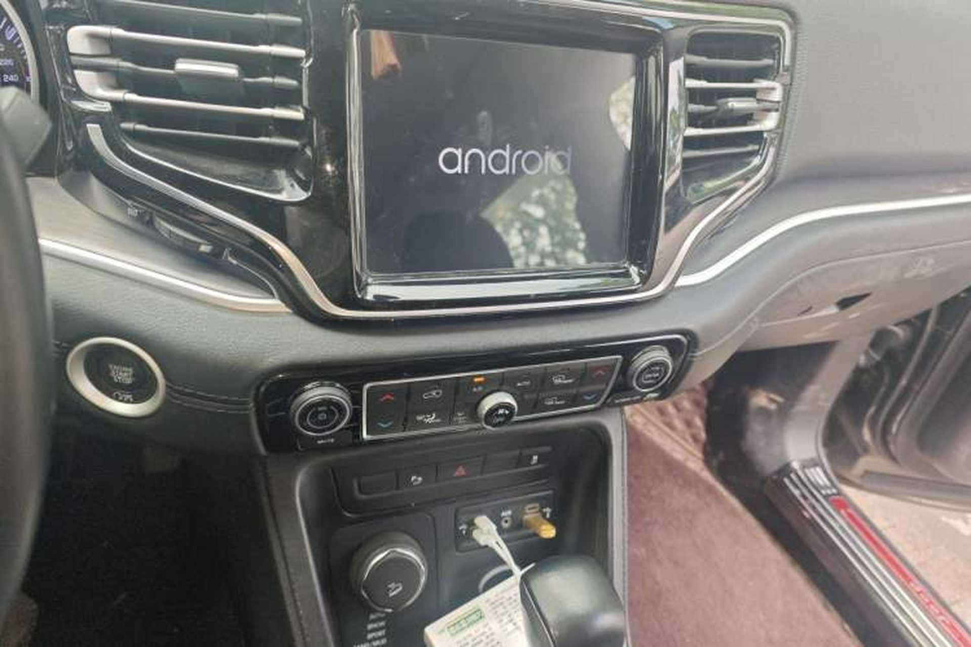 Used Jeep Grand Commander 2018 2.0T Four-Wheel Drive Premium Navigation Version China V Audio And AC Panel