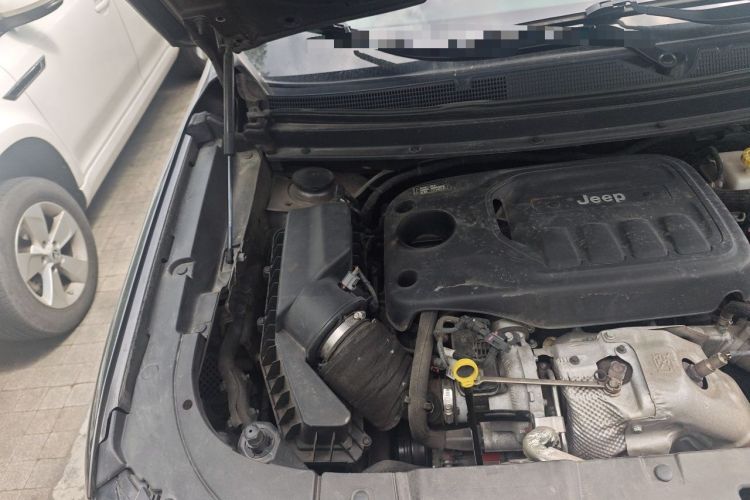 Used Jeep Grand Commander 2018 2.0T Four-Wheel Drive Premium Navigation Version China V Engine Bay Right