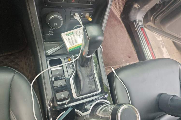 Used Jeep Grand Commander 2018 2.0T Four-Wheel Drive Premium Navigation Version China V Gear Lever
