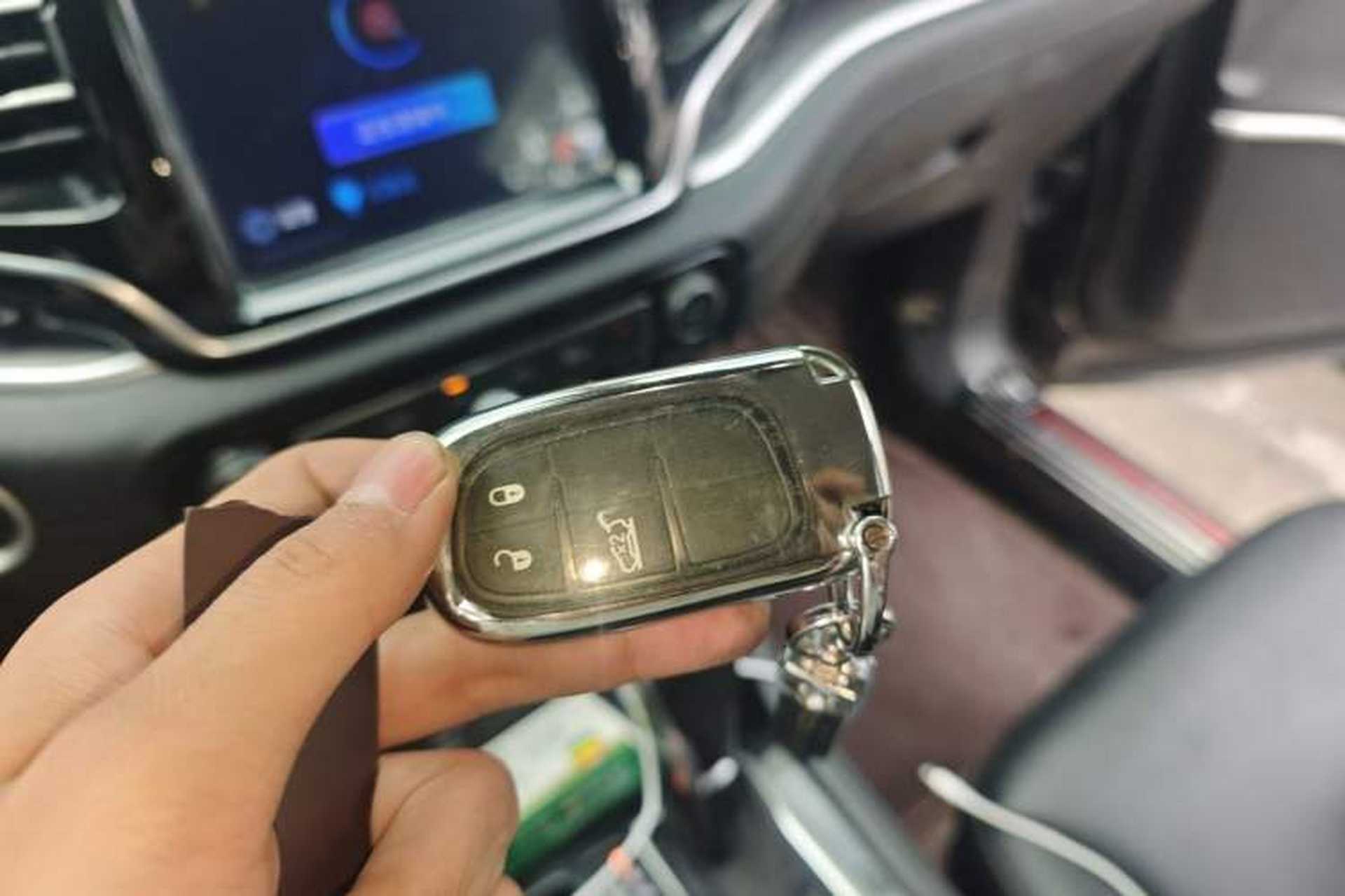Used Jeep Grand Commander 2018 2.0T Four-Wheel Drive Premium Navigation Version China V Vehicle Key