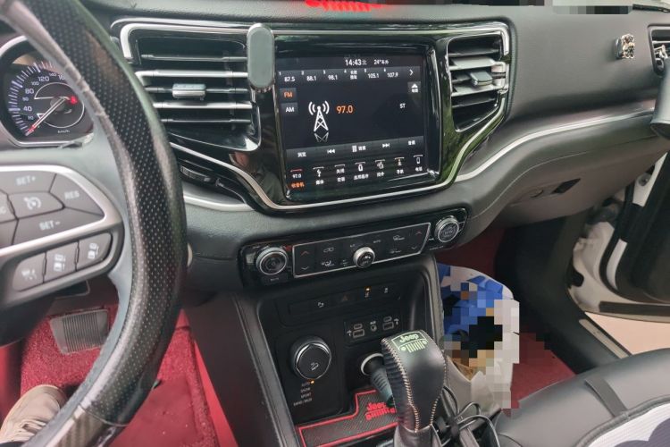 Used Jeep Grand Commander 2018 2.0T Four-Wheel Drive Prestige Edition China V Audio And AC Panel
