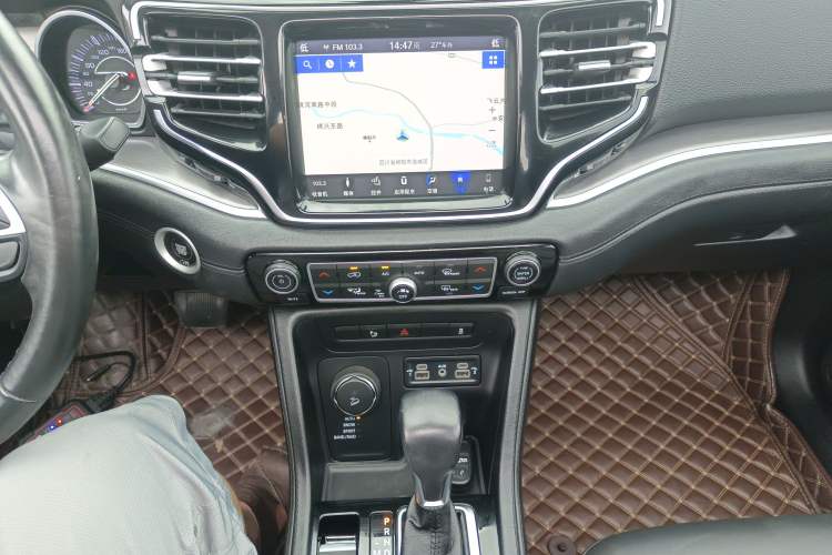 Used Jeep Grand Commander 2018 2.0T Four-Wheel Drive Premium Navigation Version China V Audio And AC Panel