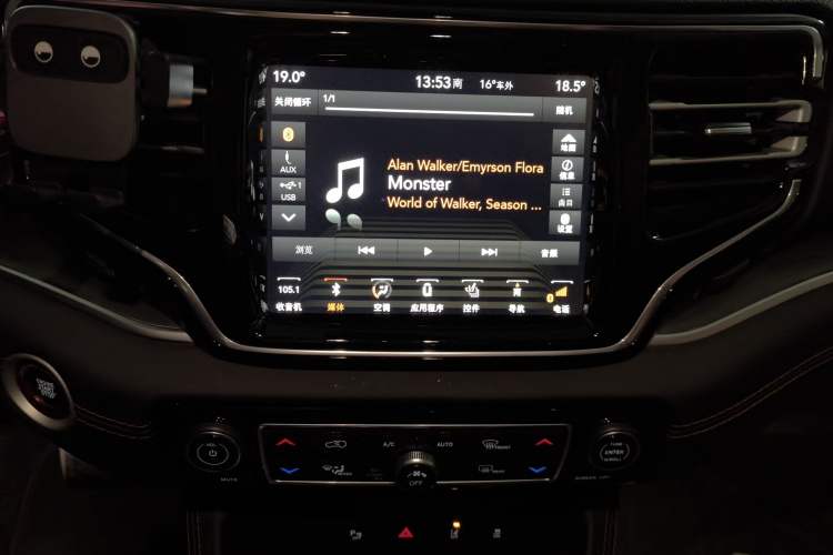 Used Jeep Grand Commander 2018 2.0T Four-Wheel Drive Smart Enjoyment Version China VI Audio And AC Panel