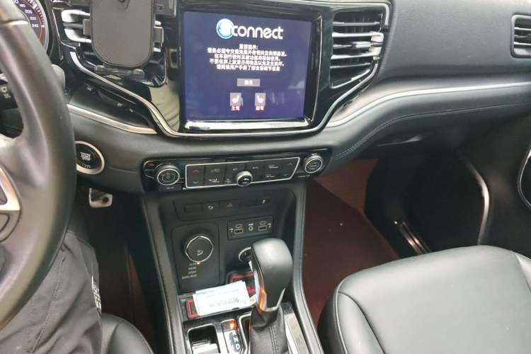 Used Jeep Grand Commander 2018 2.0T Four-Wheel Drive Enjoyment Version China V Audio And AC Panel