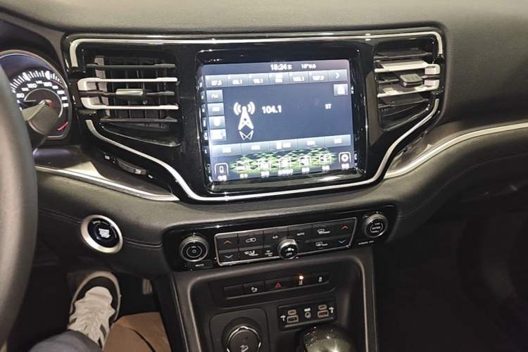 Used Jeep Grand Commander 2018 2.0T Four-Wheel Drive Prestige Edition China V Audio And AC Panel