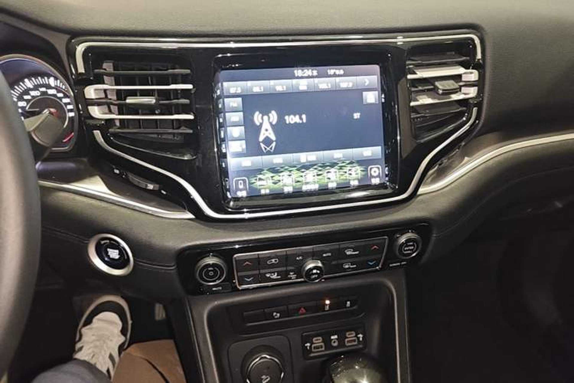 Used Jeep Grand Commander 2018 2.0T Four-Wheel Drive Prestige Edition China V Audio And AC Panel