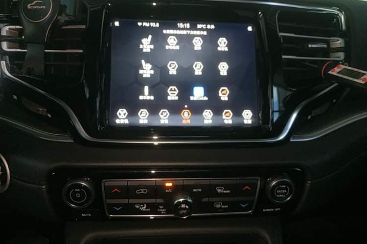 Used Jeep Grand Commander 2018 2.0T Two-Wheel Drive Enjoy Edition China V Audio And AC Panel