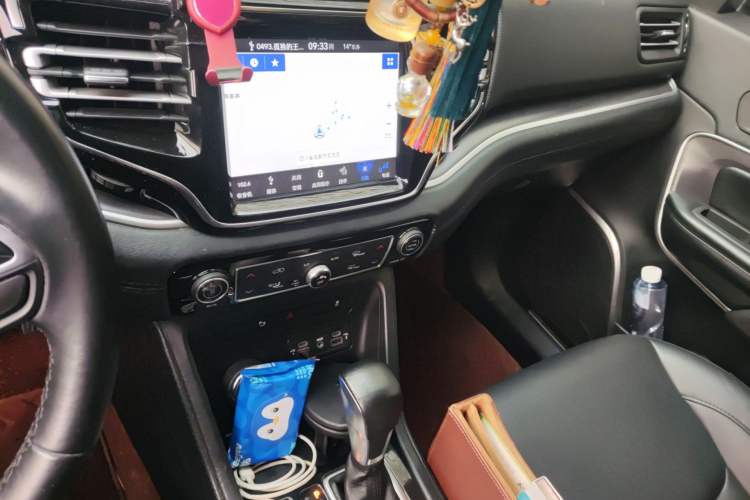 Used Jeep Grand Commander 2018 2.0T Four-Wheel Drive Premium Navigation Version China V Audio And AC Panel