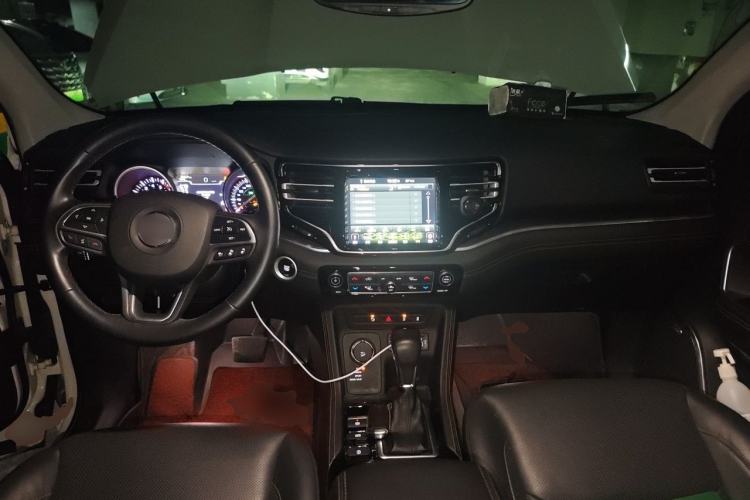 Used Jeep Grand Commander 2018 2.0T Four-Wheel Drive Smart Enjoyment Version China V Emission Standard Center Console