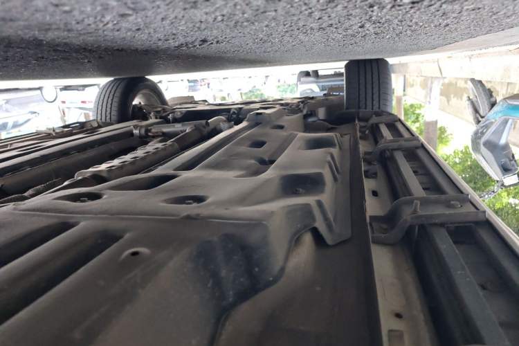 Used Jeep Grand Commander 2018 2.0T Four-Wheel Drive Enjoyment Version China V Chassis Rear Left