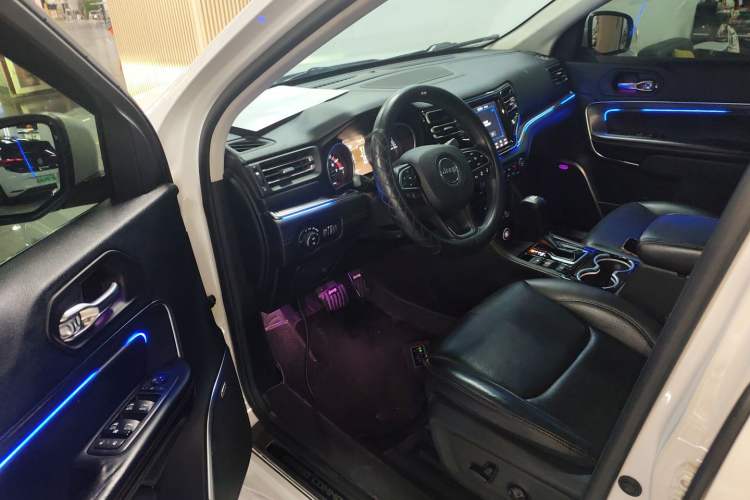 Used Jeep Grand Commander 2018 2.0T Four-Wheel Drive Smart Enjoyment Version China V Emission Standard Driver Seat
