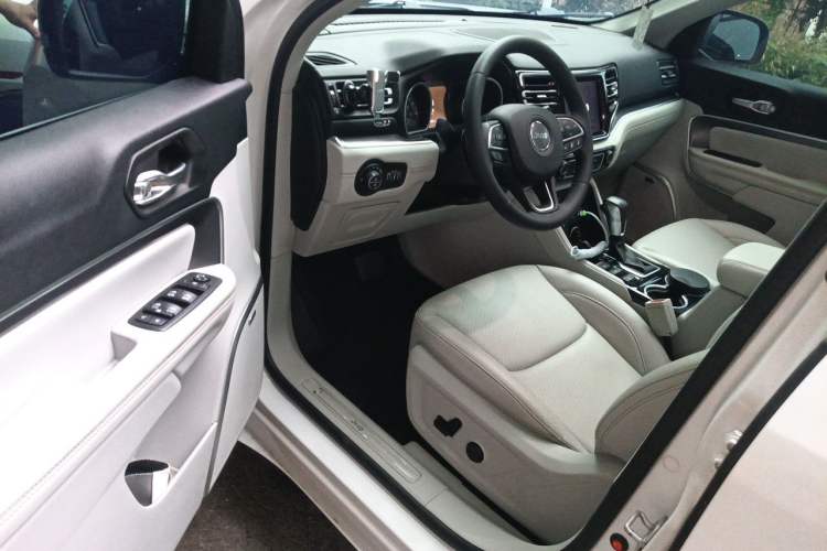 Used Jeep Grand Commander 2018 2.0T Four-Wheel Drive Smart Enjoyment Version China V Emission Standard Driver Seat