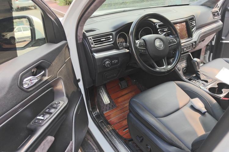Used Jeep Grand Commander 2018 2.0T Four-Wheel Drive Enjoyment Version China V Driver Seat