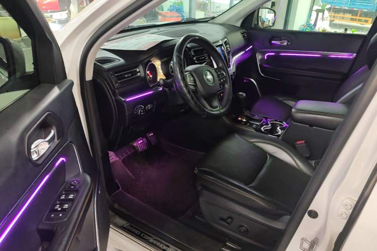 Used Jeep Grand Commander 2018 2.0T Four-Wheel Drive Smart Enjoyment Version China V Emission Standard Driver Seat