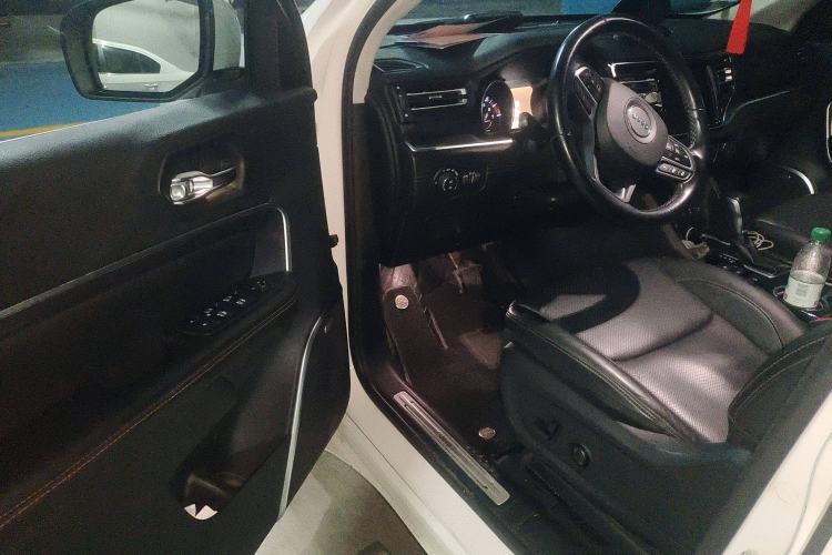 Used Jeep Grand Commander 2018 2.0T Four-Wheel Drive Smart Enjoyment Version China V Emission Standard Driver Seat