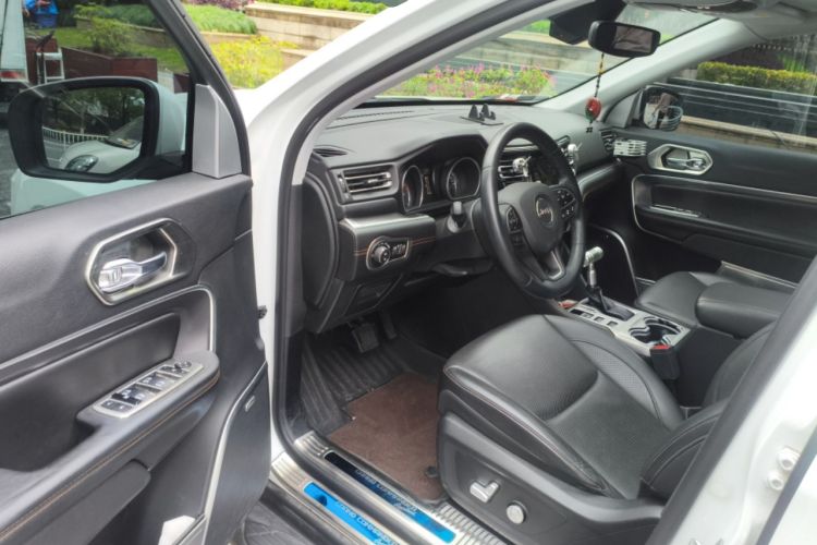 Used Jeep Grand Commander 2018 2.0T Four-Wheel Drive Smart Enjoyment Version China V Emission Standard Driver Seat