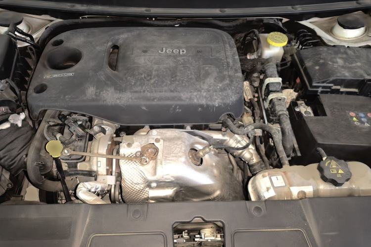 Used Jeep Grand Commander 2018 2.0T Four-Wheel Drive Smart Enjoyment Version China VI Engine Bay